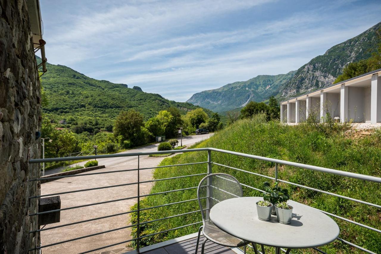 Gefiri Plakas Hotel, Tzoumerka Экстерьер фото
