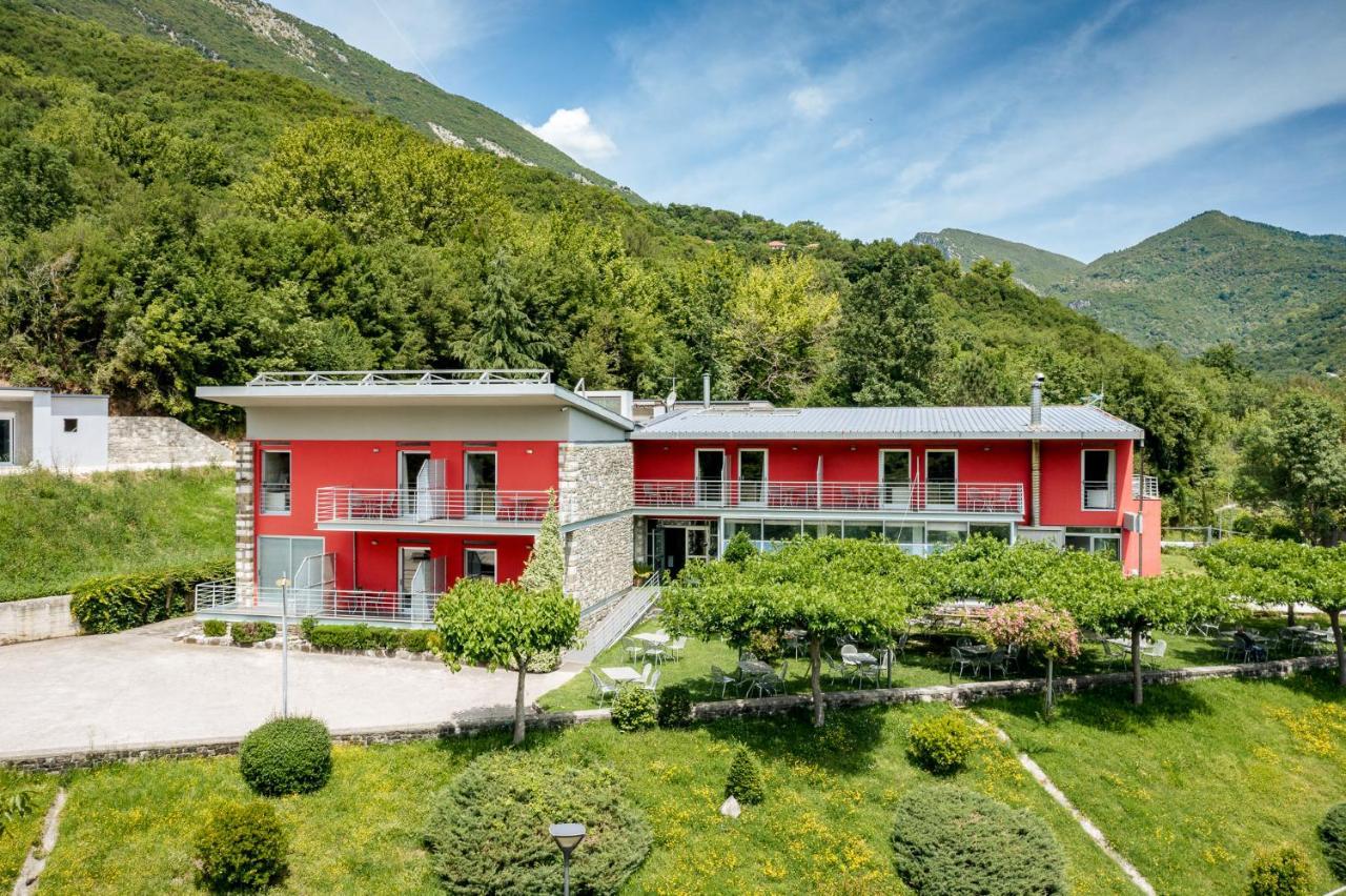 Gefiri Plakas Hotel, Tzoumerka Экстерьер фото