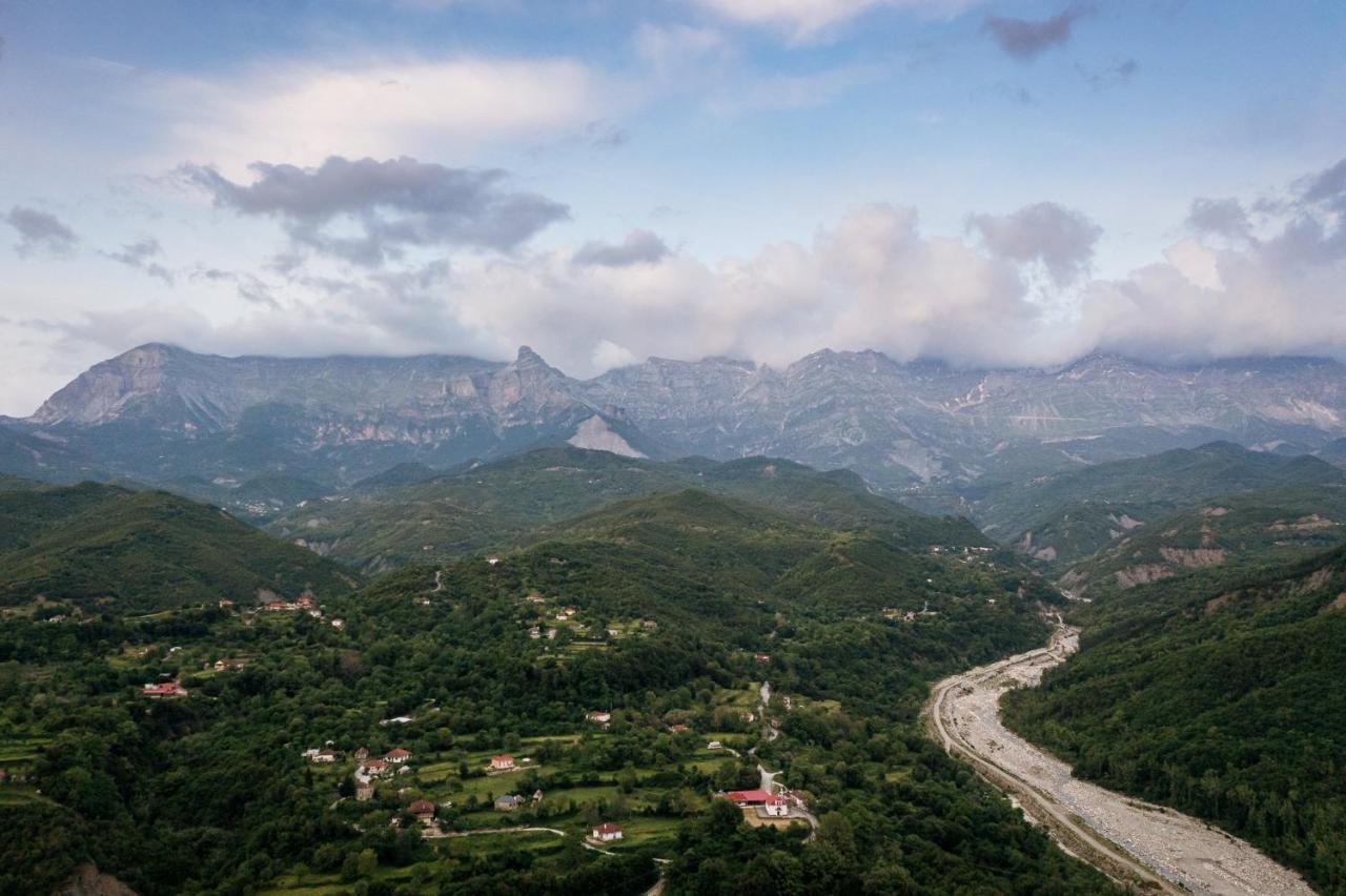 Gefiri Plakas Hotel, Tzoumerka Экстерьер фото
