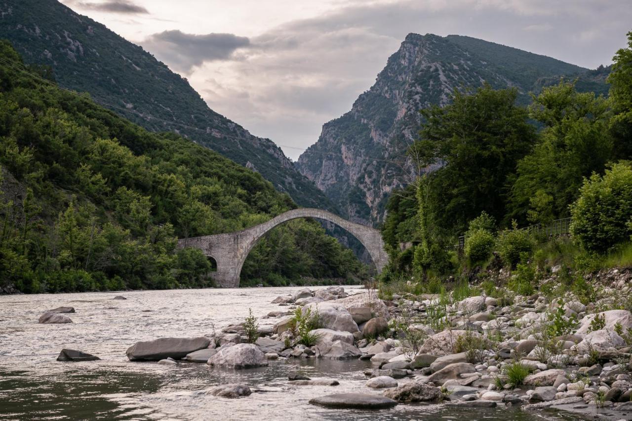 Gefiri Plakas Hotel, Tzoumerka Экстерьер фото