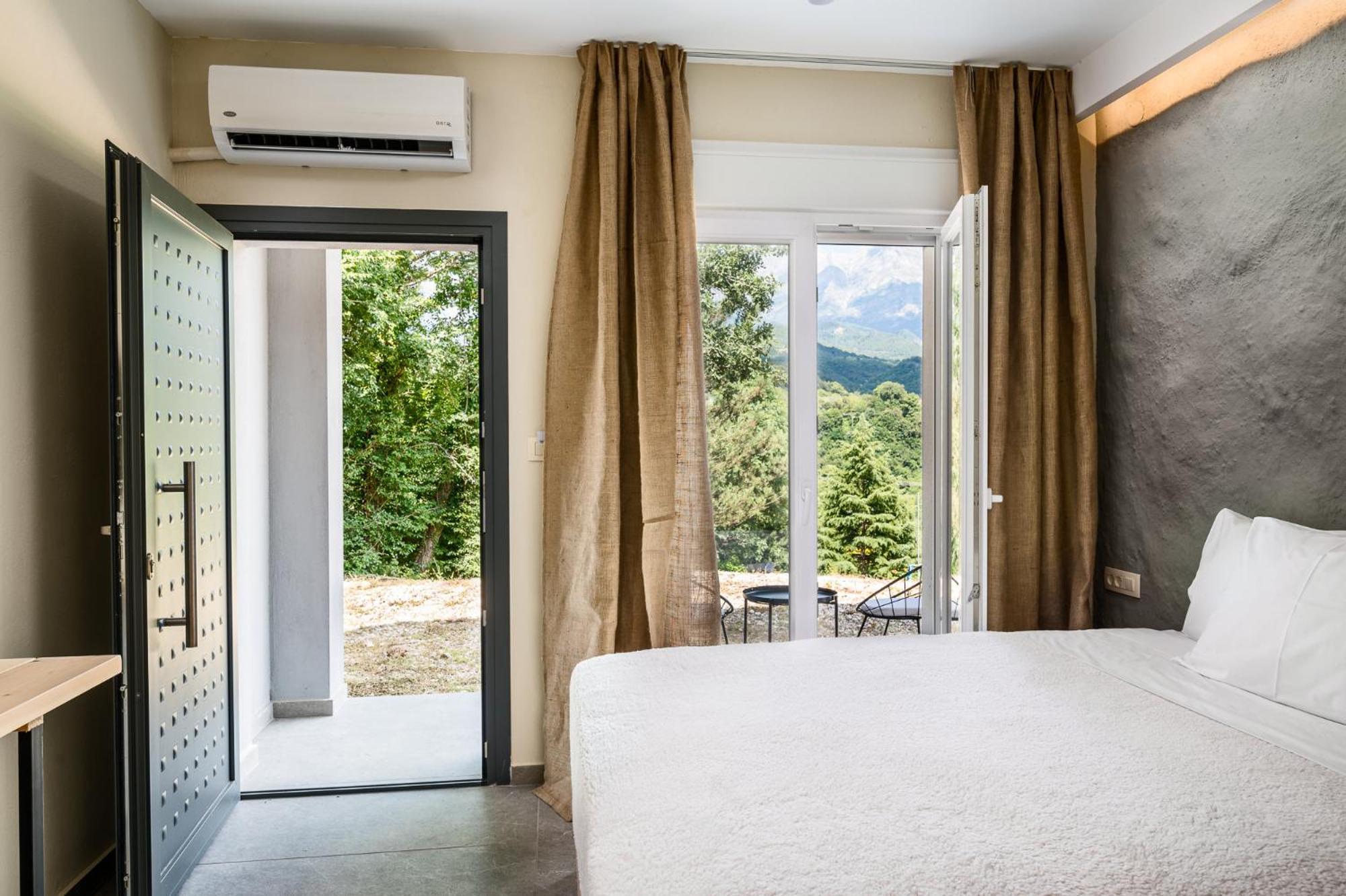 Gefiri Plakas Hotel, Tzoumerka Экстерьер фото