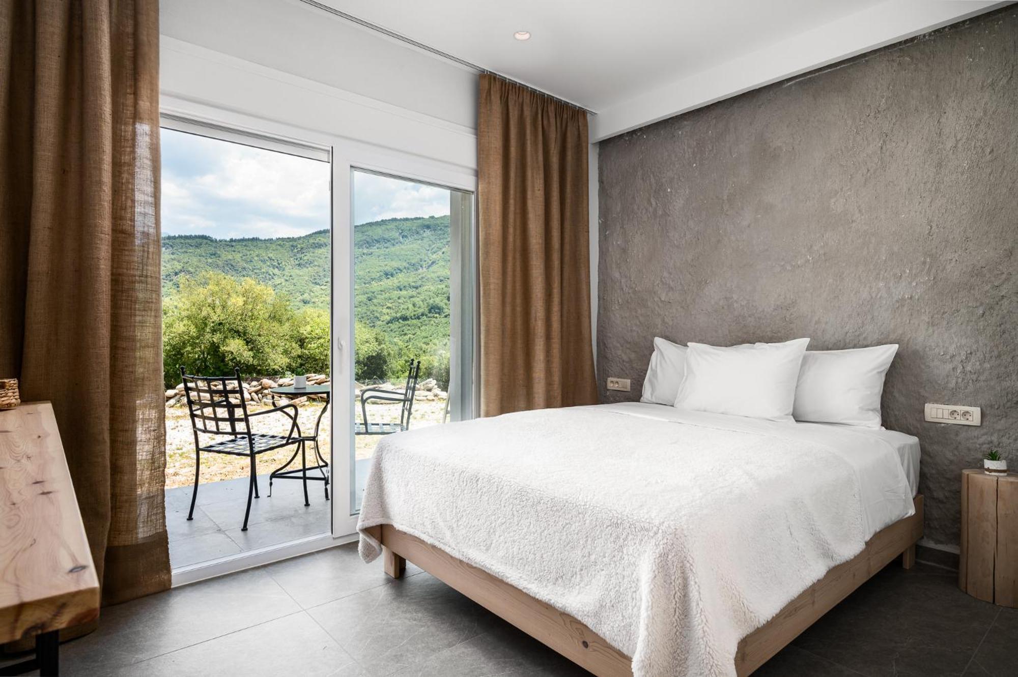 Gefiri Plakas Hotel, Tzoumerka Экстерьер фото